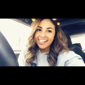 Meet your Posher, Nicole